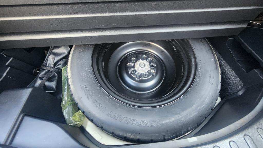 2017 Toyota RAV4 SE - Photo 28