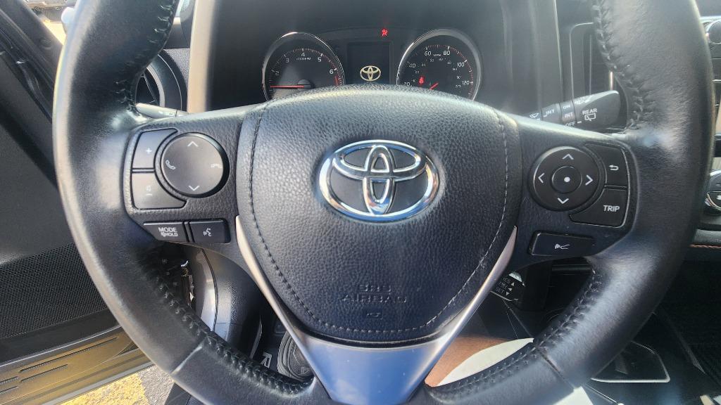 2017 Toyota RAV4 SE - Photo 41