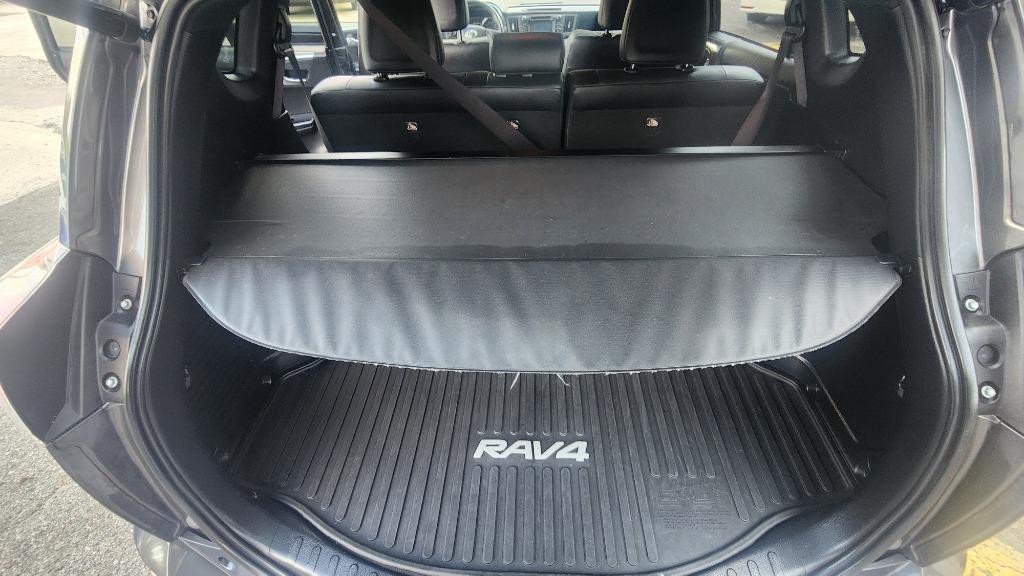 2017 Toyota RAV4 SE - Photo 27