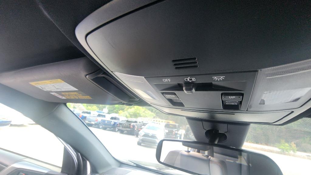 2017 Toyota RAV4 SE - Photo 34